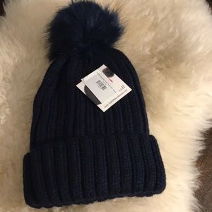 NWT Interchangeable Pom-Pom Hat Navy